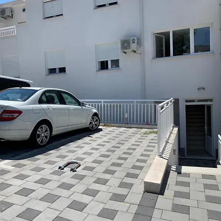 Zrinka Apartamento *